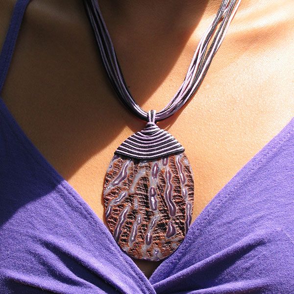 Fancy_Oval_Sea_Shell_Pendant_Necklace_In_Lavender_Color_At_Jewel_Shapes