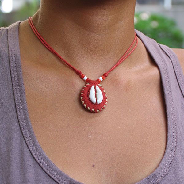 Roast_Brown_Ladies_Cowrie_Sea_Shell_Pendant_Necklace_At_Jewel_Shapes